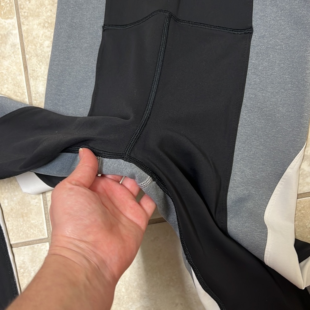 Athleta crest colorblock tight small black, gray white - Picture 7 of 11